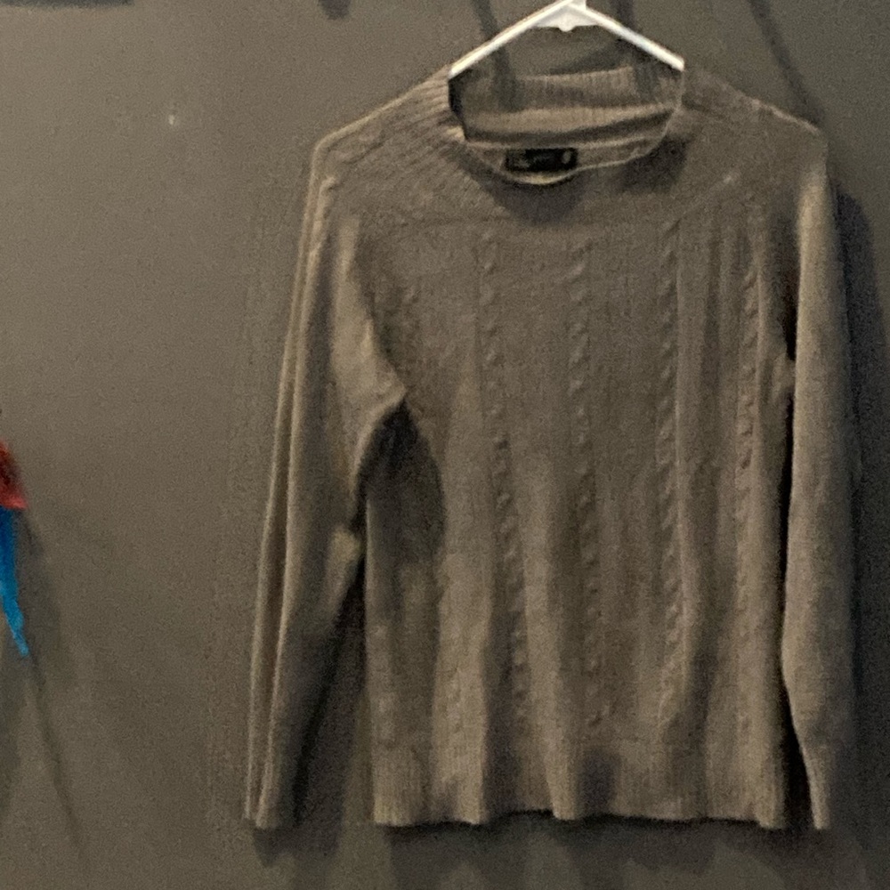 Zara size small gray cableknit sweater great condition